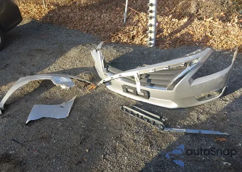 2015 Nissan Altima 2.5 Sv z USA, uszkodzony, nr VIN 1N4AL3AP9FC158388